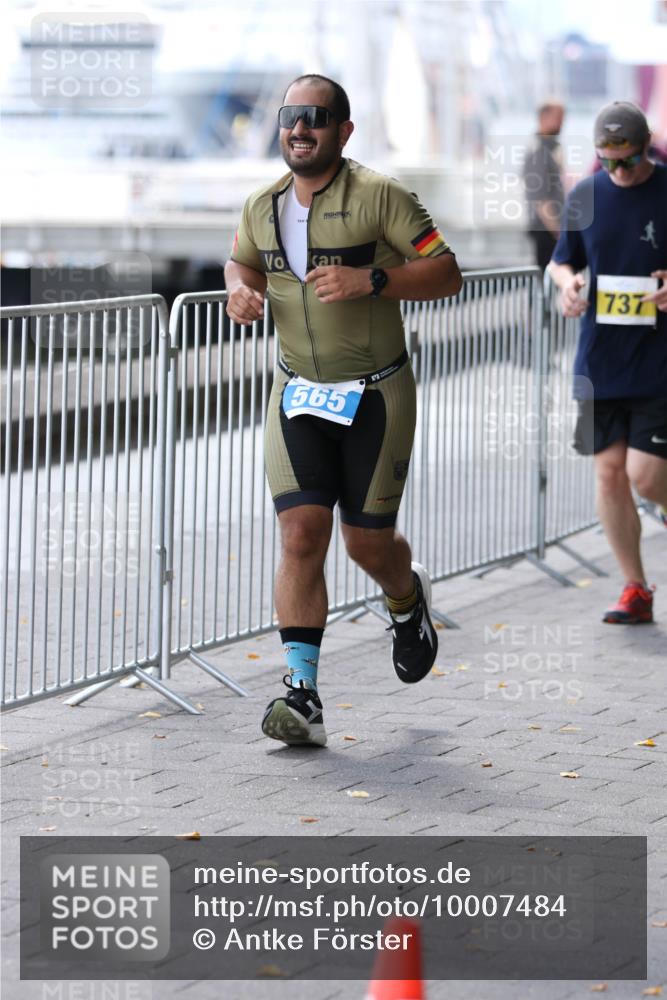 16.08.2026 - KN Förde Triathlon 2026 Antke Förster http://msf.ph/oto/10007484 16.08.2026 13:55:38 Laufen 737, 565 meine-sportfotos.de