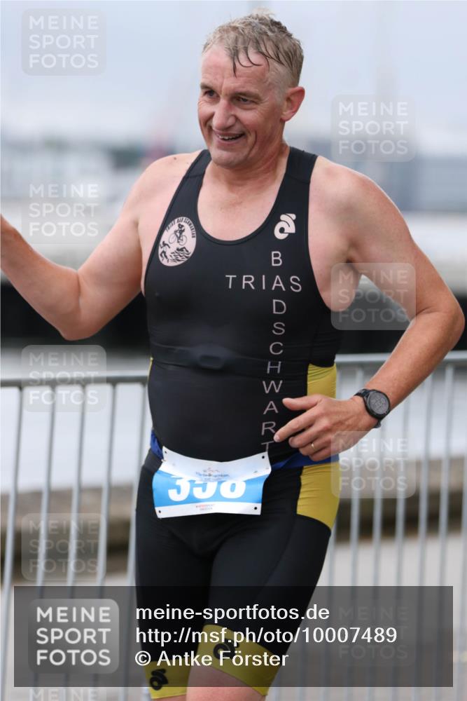 16.08.2026 - KN Förde Triathlon 2026 Antke Förster http://msf.ph/oto/10007489 16.08.2026 12:10:16 Laufen 300, 2 meine-sportfotos.de