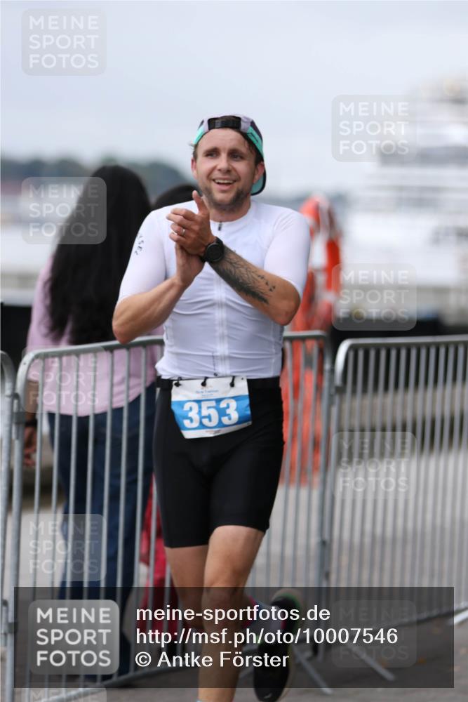 16.08.2026 - KN Förde Triathlon 2026 Antke Förster http://msf.ph/oto/10007546 16.08.2026 12:11:02 Laufen 353 meine-sportfotos.de