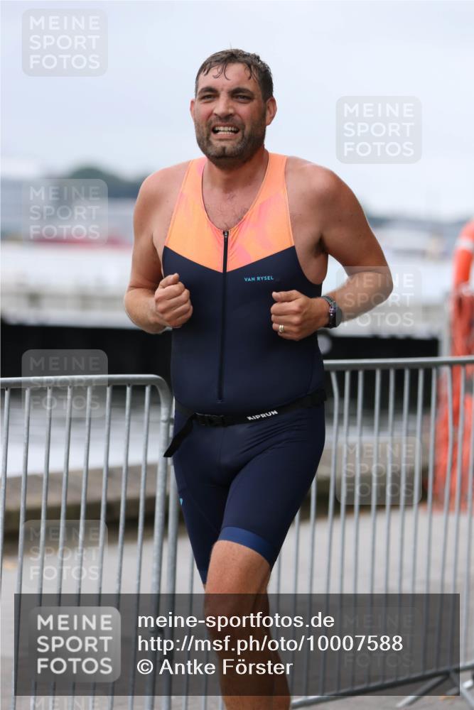 16.08.2026 - KN Förde Triathlon 2026 Antke Förster http://msf.ph/oto/10007588 16.08.2026 12:11:28 Laufen  meine-sportfotos.de