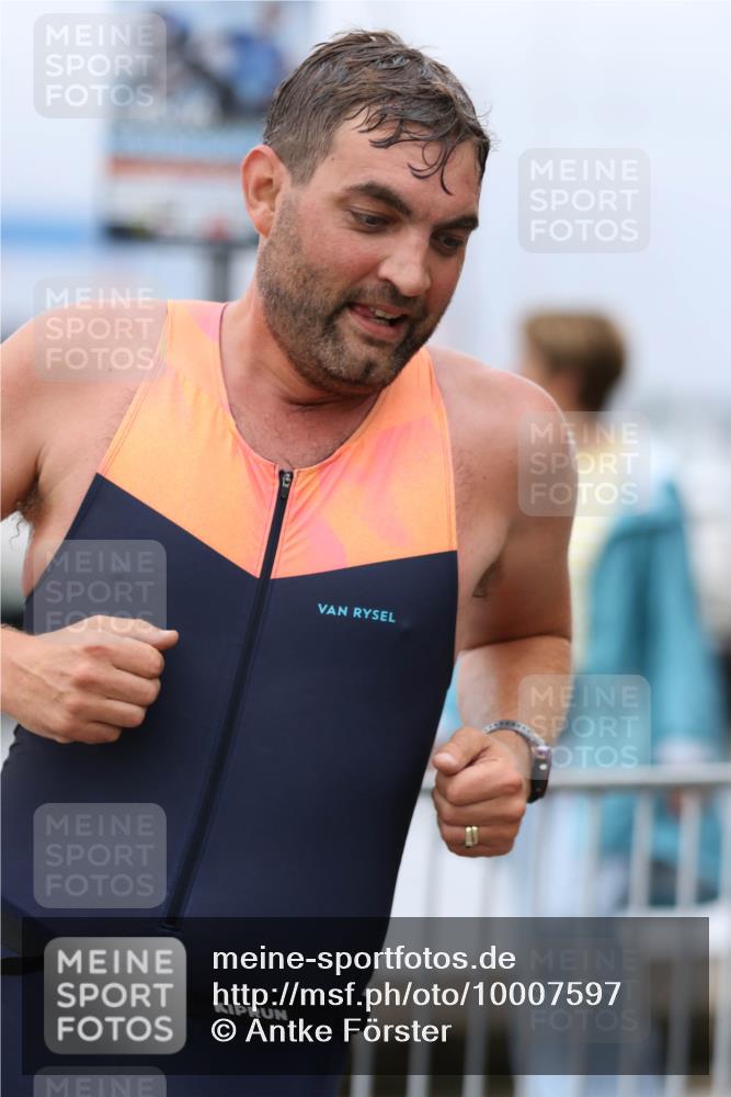 16.08.2026 - KN Förde Triathlon 2026 Antke Förster http://msf.ph/oto/10007597 16.08.2026 12:11:30 Laufen  meine-sportfotos.de