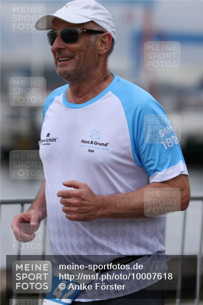 16.08.2026 - KN Förde Triathlon 2026 Antke Förster http://msf.ph/oto/10007618 16.08.2026 12:11:49 Laufen 422, 187 meine-sportfotos.de
