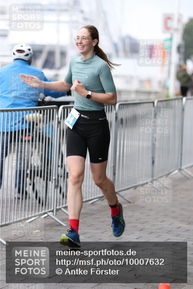 16.08.2026 - KN Förde Triathlon 2026 Antke Förster http://msf.ph/oto/10007632 16.08.2026 10:31:36 Laufen 04 meine-sportfotos.de