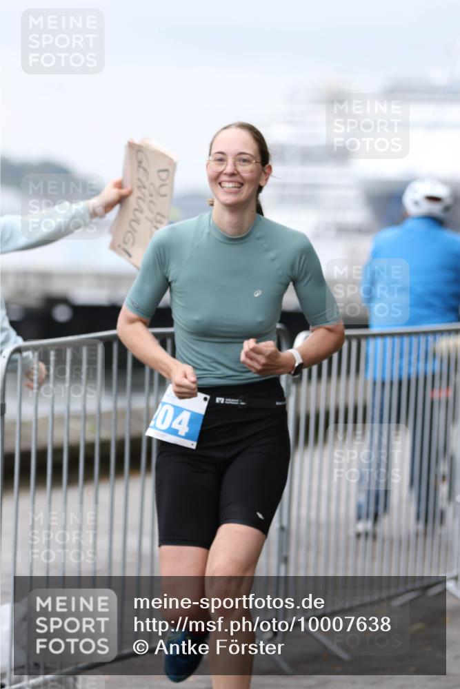 16.08.2026 - KN Förde Triathlon 2026 Antke Förster http://msf.ph/oto/10007638 16.08.2026 10:31:37 Laufen 04 meine-sportfotos.de