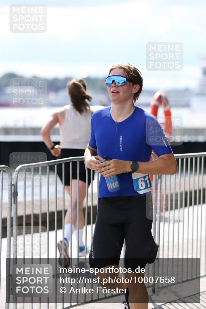 16.08.2026 - KN Förde Triathlon 2026 Antke Förster http://msf.ph/oto/10007658 16.08.2026 13:57:25 Laufen 61 meine-sportfotos.de
