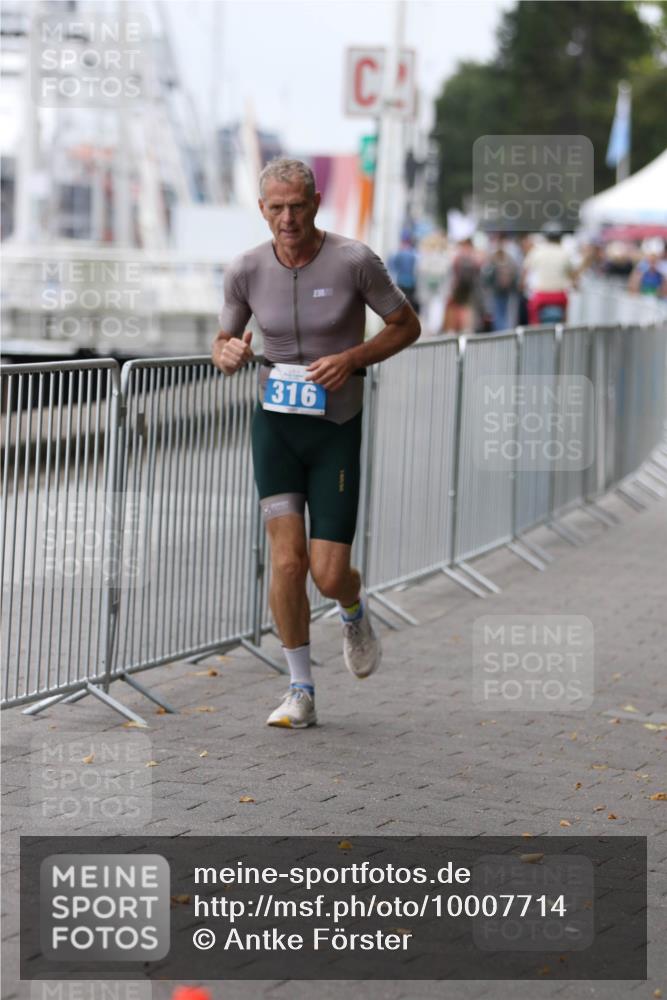 16.08.2026 - KN Förde Triathlon 2026 Antke Förster http://msf.ph/oto/10007714 16.08.2026 12:12:46 Laufen 316 meine-sportfotos.de