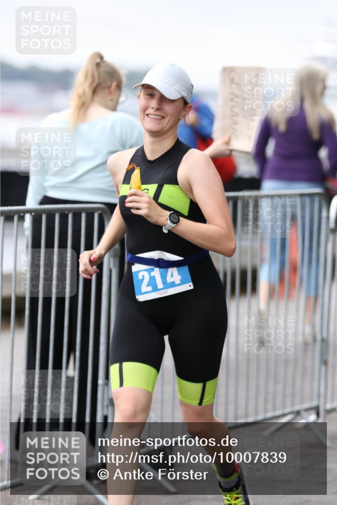 16.08.2026 - KN Förde Triathlon 2026 Antke Förster http://msf.ph/oto/10007839 16.08.2026 10:32:44 Laufen 214 meine-sportfotos.de
