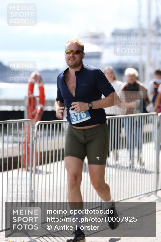 16.08.2026 - KN Förde Triathlon 2026 Antke Förster http://msf.ph/oto/10007925 16.08.2026 14:00:19 Laufen 576 meine-sportfotos.de