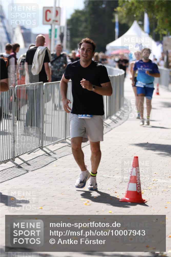 16.08.2026 - KN Förde Triathlon 2026 Antke Förster http://msf.ph/oto/10007943 16.08.2026 14:00:25 Laufen  meine-sportfotos.de