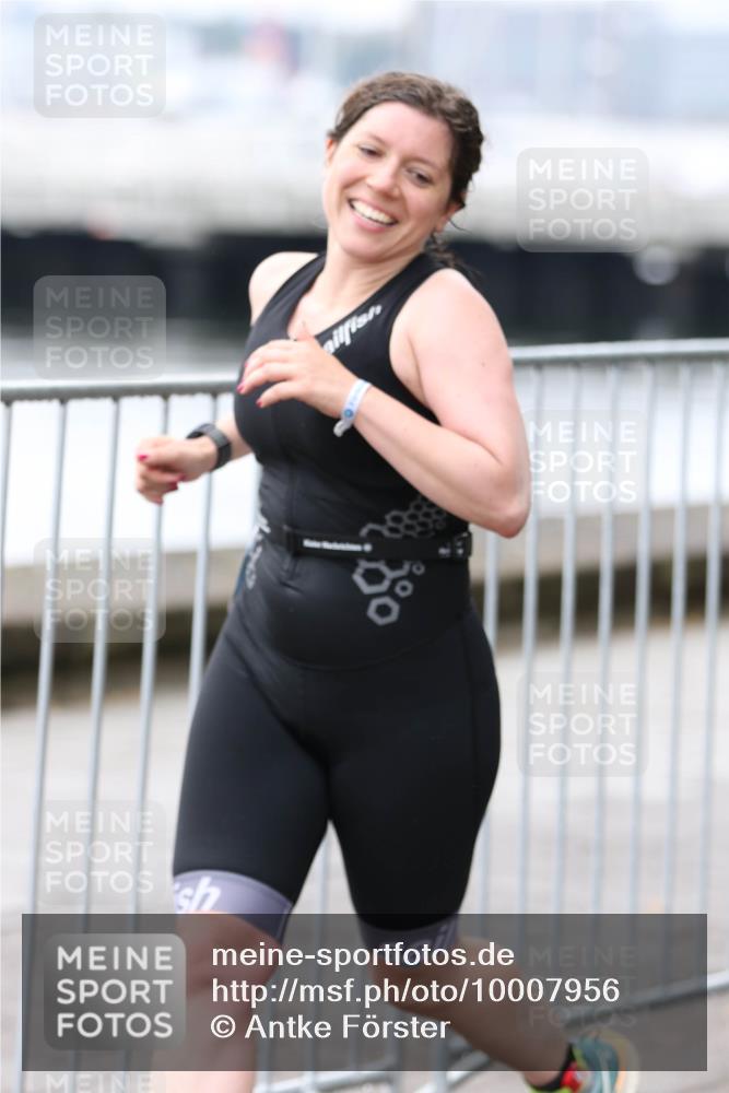 16.08.2026 - KN Förde Triathlon 2026 Antke Förster http://msf.ph/oto/10007956 16.08.2026 10:33:37 Laufen  meine-sportfotos.de