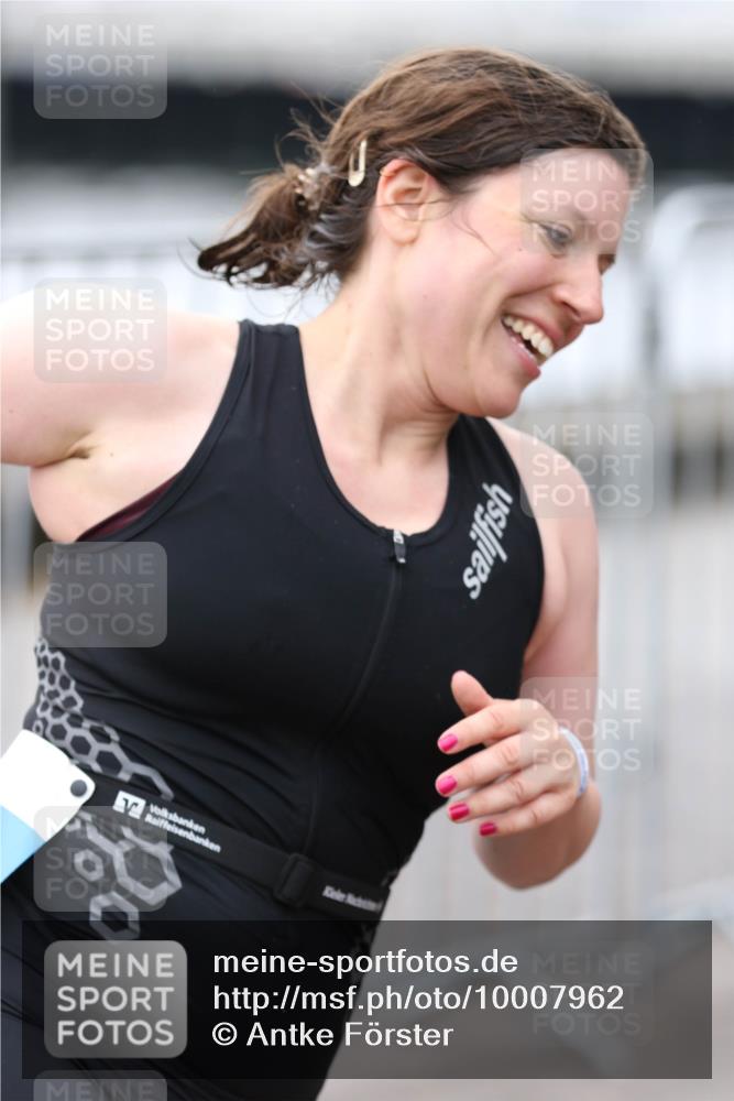 16.08.2026 - KN Förde Triathlon 2026 Antke Förster http://msf.ph/oto/10007962 16.08.2026 10:33:39 Laufen  meine-sportfotos.de