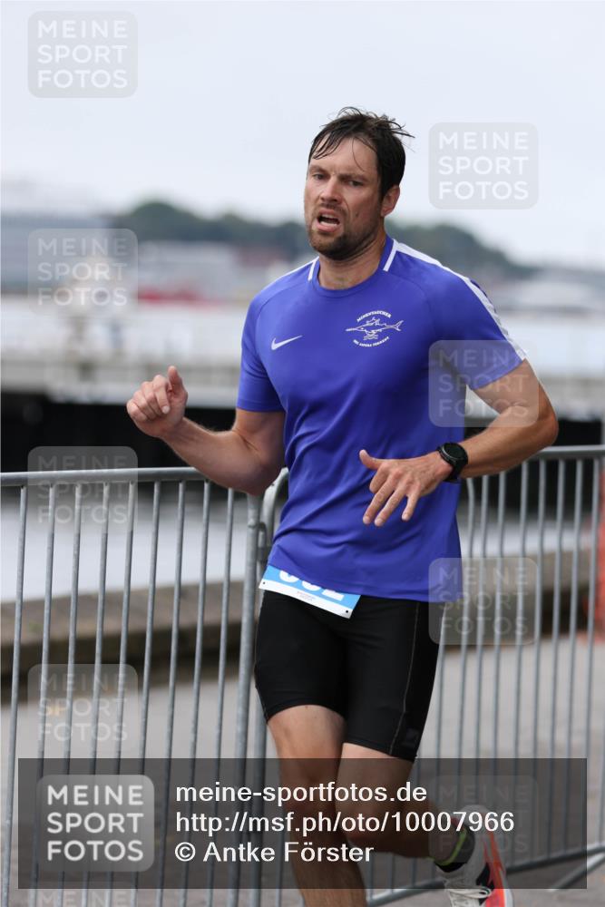 16.08.2026 - KN Förde Triathlon 2026 Antke Förster http://msf.ph/oto/10007966 16.08.2026 12:15:18 Laufen  meine-sportfotos.de