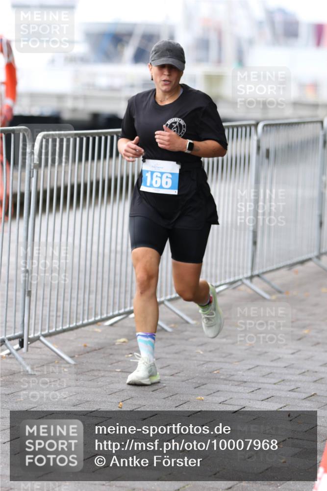 16.08.2026 - KN Förde Triathlon 2026 Antke Förster http://msf.ph/oto/10007968 16.08.2026 10:33:44 Laufen 166 meine-sportfotos.de