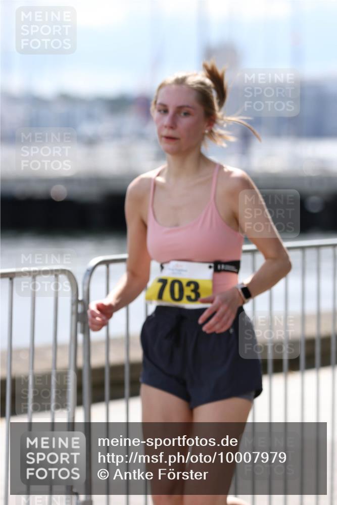 16.08.2026 - KN Förde Triathlon 2026 Antke Förster http://msf.ph/oto/10007979 16.08.2026 14:00:37 Laufen 703 meine-sportfotos.de
