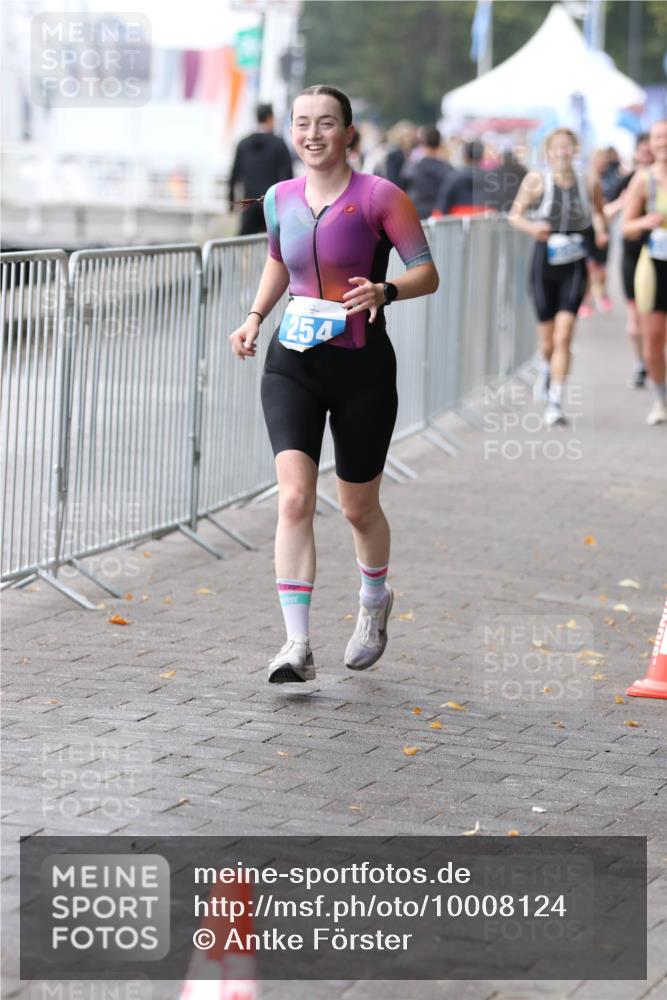 16.08.2026 - KN Förde Triathlon 2026 Antke Förster http://msf.ph/oto/10008124 16.08.2026 10:35:09 Laufen 254 meine-sportfotos.de