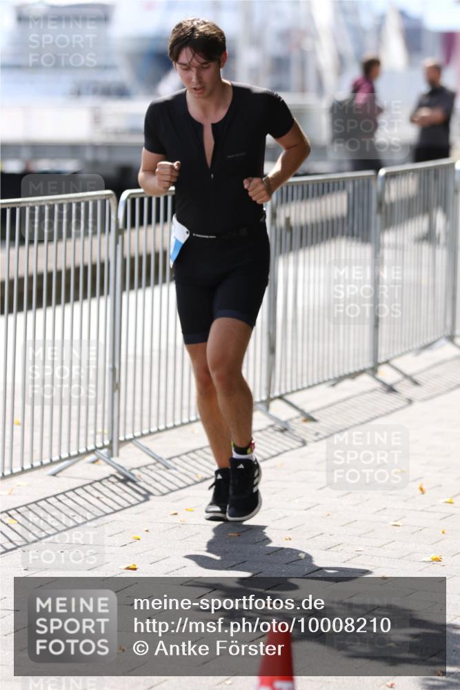 16.08.2026 - KN Förde Triathlon 2026 Antke Förster http://msf.ph/oto/10008210 16.08.2026 14:03:10 Laufen  meine-sportfotos.de