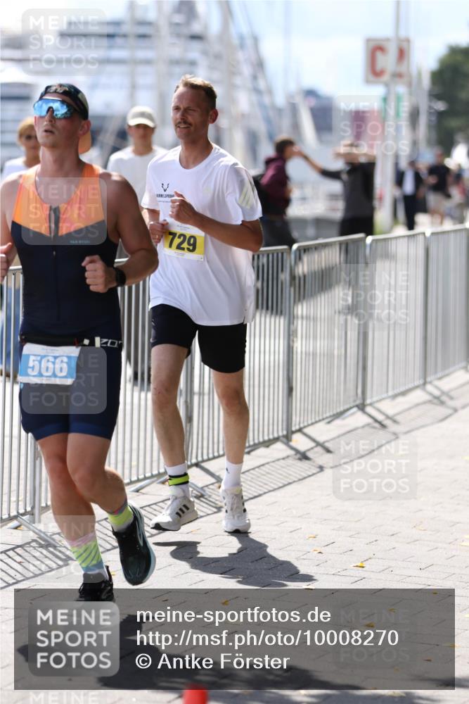 16.08.2026 - KN Förde Triathlon 2026 Antke Förster http://msf.ph/oto/10008270 16.08.2026 14:04:09 Laufen 566, 729 meine-sportfotos.de