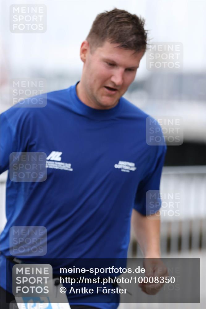 16.08.2026 - KN Förde Triathlon 2026 Antke Förster http://msf.ph/oto/10008350 16.08.2026 12:18:11 Laufen  meine-sportfotos.de