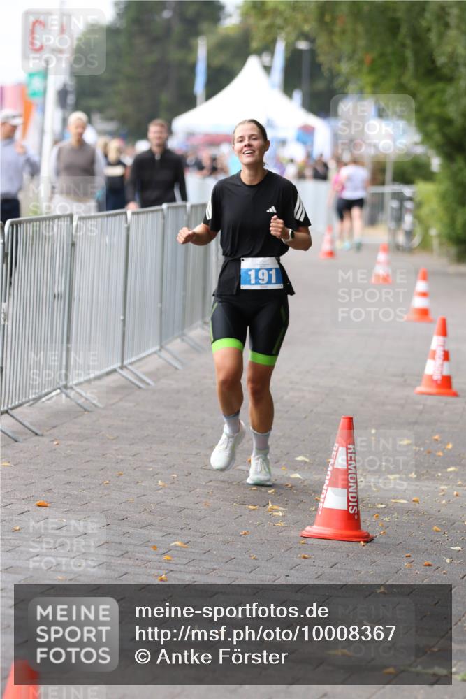16.08.2026 - KN Förde Triathlon 2026 Antke Förster http://msf.ph/oto/10008367 16.08.2026 10:37:08 Laufen 191 meine-sportfotos.de