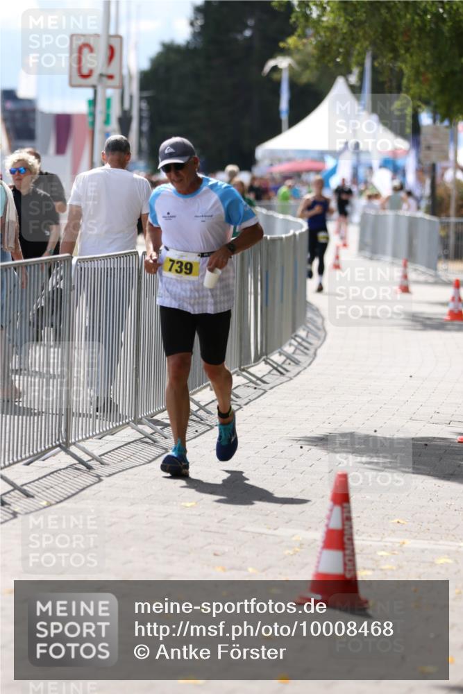 16.08.2026 - KN Förde Triathlon 2026 Antke Förster http://msf.ph/oto/10008468 16.08.2026 14:08:13 Laufen 2, 739 meine-sportfotos.de