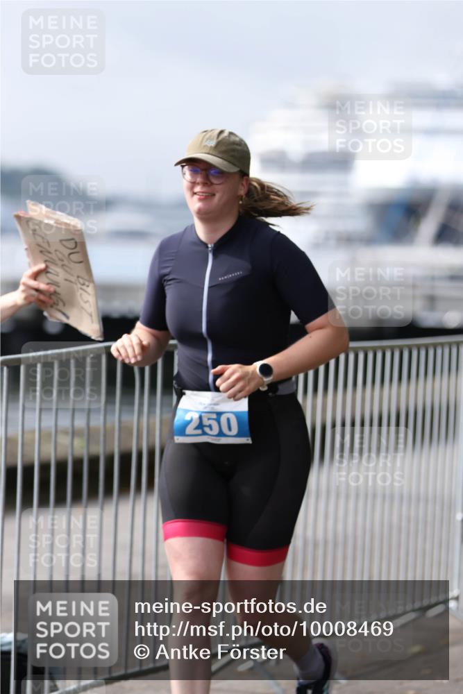 16.08.2026 - KN Förde Triathlon 2026 Antke Förster http://msf.ph/oto/10008469 16.08.2026 10:38:56 Laufen 250 meine-sportfotos.de
