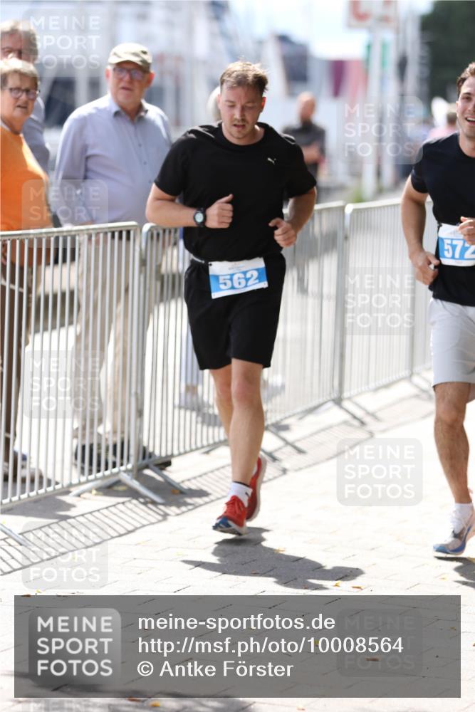 16.08.2026 - KN Förde Triathlon 2026 Antke Förster http://msf.ph/oto/10008564 16.08.2026 14:09:45 Laufen 562, 572 meine-sportfotos.de