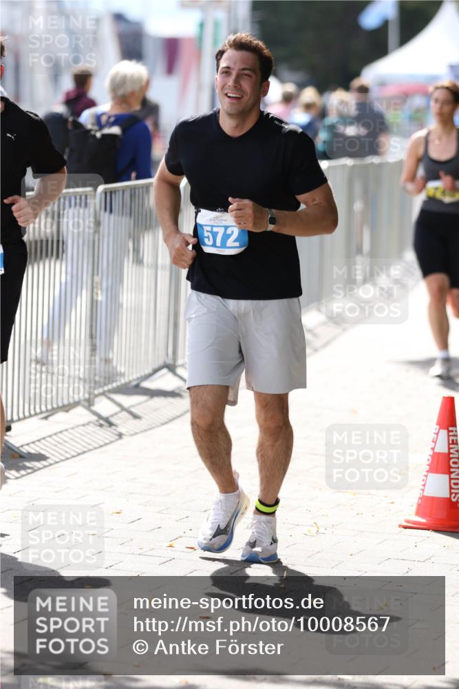 16.08.2026 - KN Förde Triathlon 2026 Antke Förster http://msf.ph/oto/10008567 16.08.2026 14:09:46 Laufen 572 meine-sportfotos.de