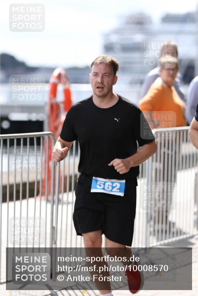 16.08.2026 - KN Förde Triathlon 2026 Antke Förster http://msf.ph/oto/10008570 16.08.2026 14:09:47 Laufen 562 meine-sportfotos.de