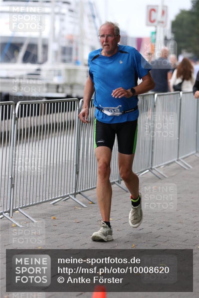 16.08.2026 - KN Förde Triathlon 2026 Antke Förster http://msf.ph/oto/10008620 16.08.2026 12:21:17 Laufen  meine-sportfotos.de