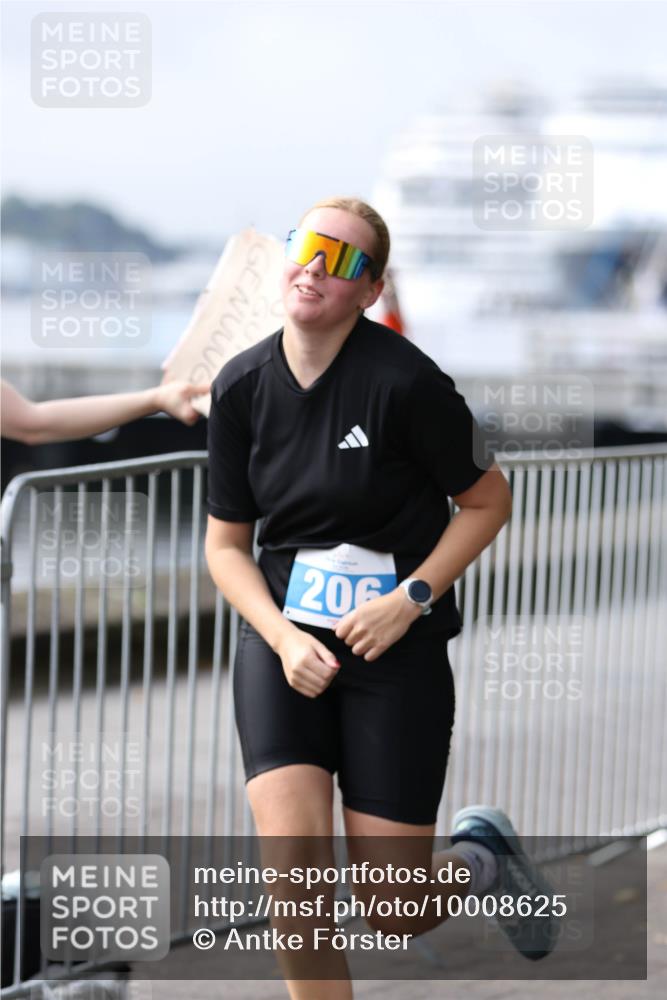 16.08.2026 - KN Förde Triathlon 2026 Antke Förster http://msf.ph/oto/10008625 16.08.2026 10:39:58 Laufen 206 meine-sportfotos.de