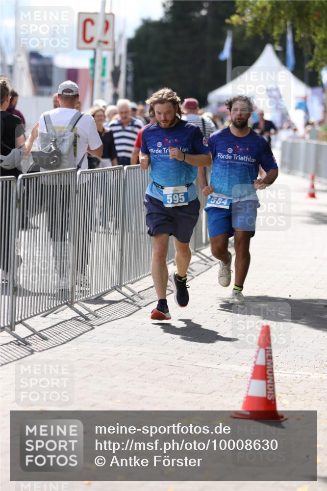 16.08.2026 - KN Förde Triathlon 2026 Antke Förster http://msf.ph/oto/10008630 16.08.2026 14:10:59 Laufen 595, 584 meine-sportfotos.de