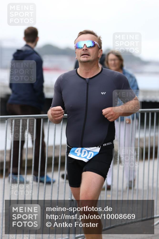 16.08.2026 - KN Förde Triathlon 2026 Antke Förster http://msf.ph/oto/10008669 16.08.2026 12:21:50 Laufen 400 meine-sportfotos.de
