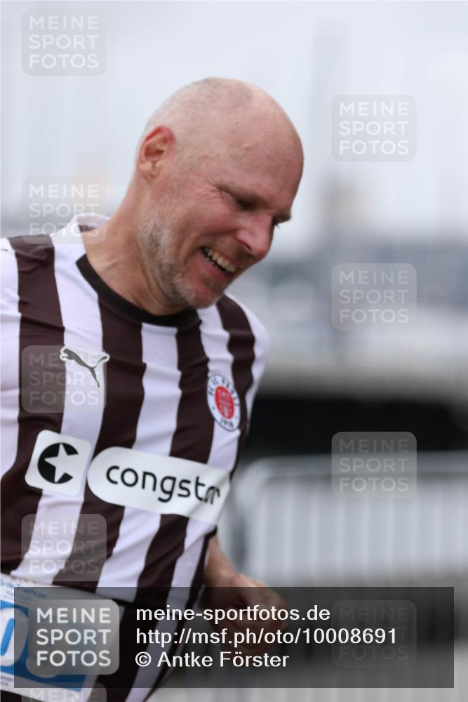 16.08.2026 - KN Förde Triathlon 2026 Antke Förster http://msf.ph/oto/10008691 16.08.2026 12:21:57 Laufen 2026, 09 meine-sportfotos.de