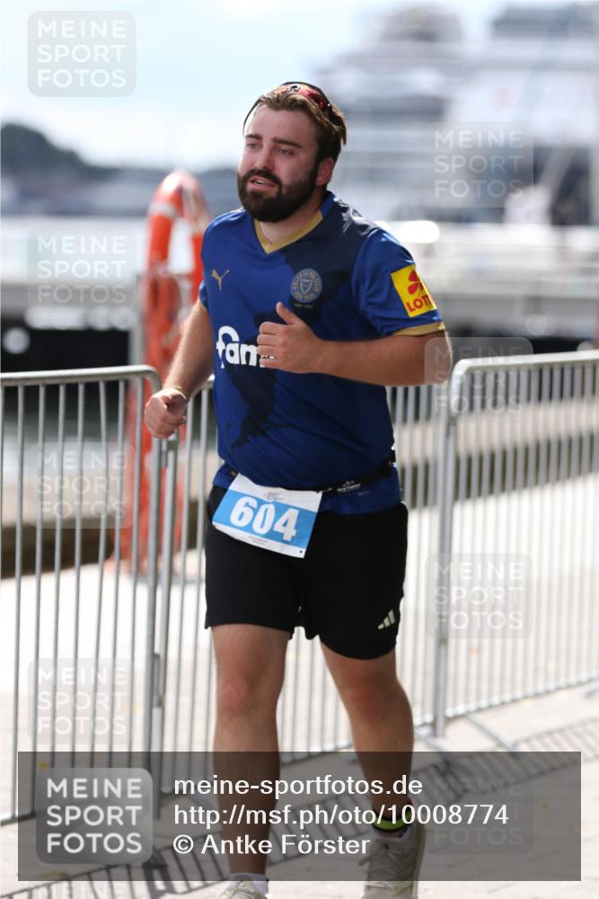 16.08.2026 - KN Förde Triathlon 2026 Antke Förster http://msf.ph/oto/10008774 16.08.2026 14:14:50 Laufen 604, 1900 meine-sportfotos.de