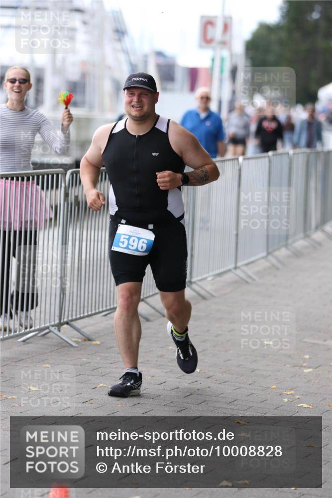 16.08.2026 - KN Förde Triathlon 2026 Antke Förster http://msf.ph/oto/10008828 16.08.2026 14:19:04 Laufen 596 meine-sportfotos.de