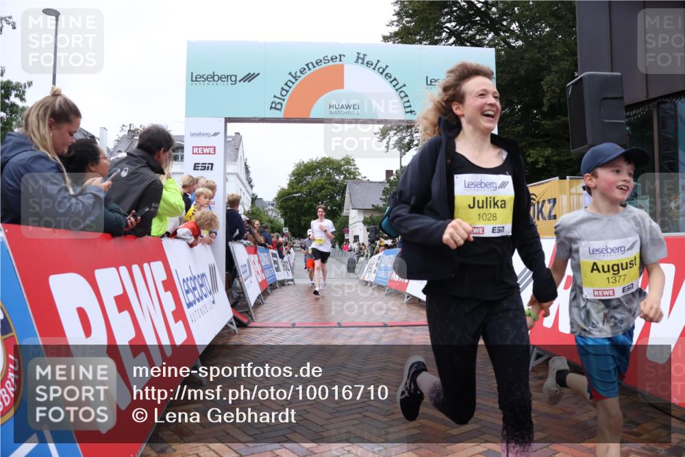 30.08.2026 - Blankeneser Heldenlauf Lena Gebhardt http://msf.ph/oto/10016710 30.08.2026 09:57:22 Ziel 1028, 1296, 1321, 1377, 1520 meine-sportfotos.de