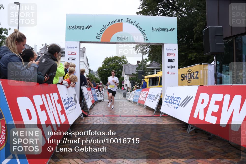 30.08.2026 - Blankeneser Heldenlauf Lena Gebhardt http://msf.ph/oto/10016715 30.08.2026 09:57:22 Ziel 1028, 1296, 1321, 1377, 1520 meine-sportfotos.de