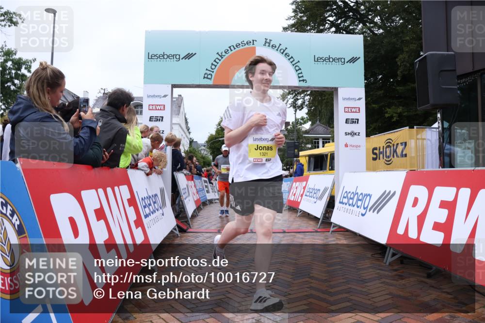 30.08.2026 - Blankeneser Heldenlauf Lena Gebhardt http://msf.ph/oto/10016727 30.08.2026 09:57:25 Ziel 1028, 1296, 1321, 1377, 1520 meine-sportfotos.de