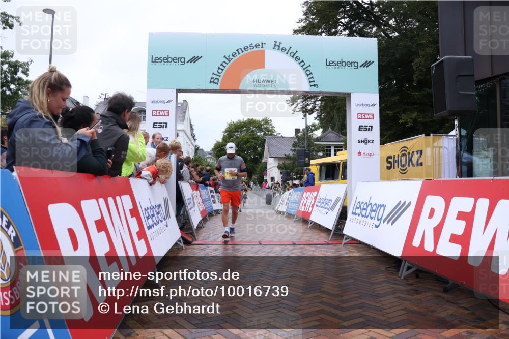 30.08.2026 - Blankeneser Heldenlauf Lena Gebhardt http://msf.ph/oto/10016739 30.08.2026 09:57:26 Ziel 1028, 1296, 1321, 1377 meine-sportfotos.de
