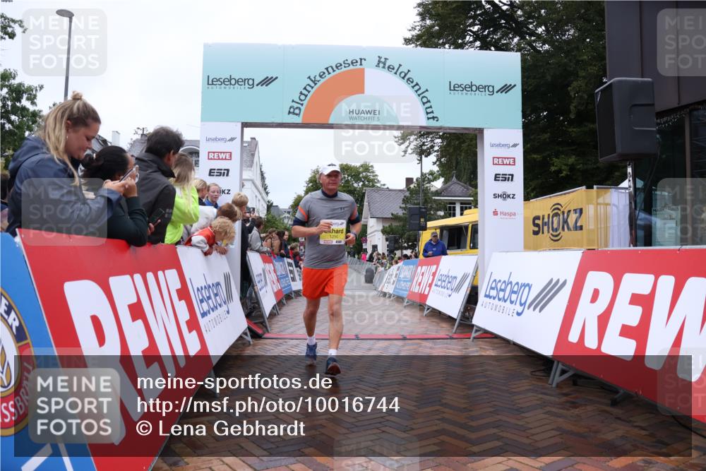 30.08.2026 - Blankeneser Heldenlauf Lena Gebhardt http://msf.ph/oto/10016744 30.08.2026 09:57:27 Ziel 1028, 1296, 1321, 1377 meine-sportfotos.de