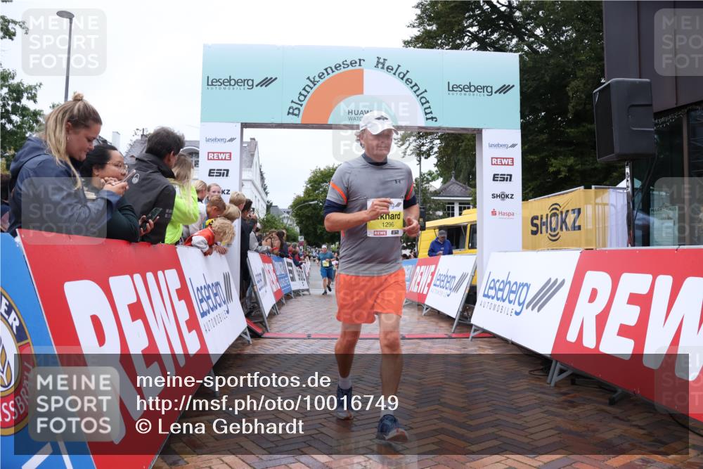 30.08.2026 - Blankeneser Heldenlauf Lena Gebhardt http://msf.ph/oto/10016749 30.08.2026 09:57:28 Ziel 1028, 1296, 1321, 1377 meine-sportfotos.de