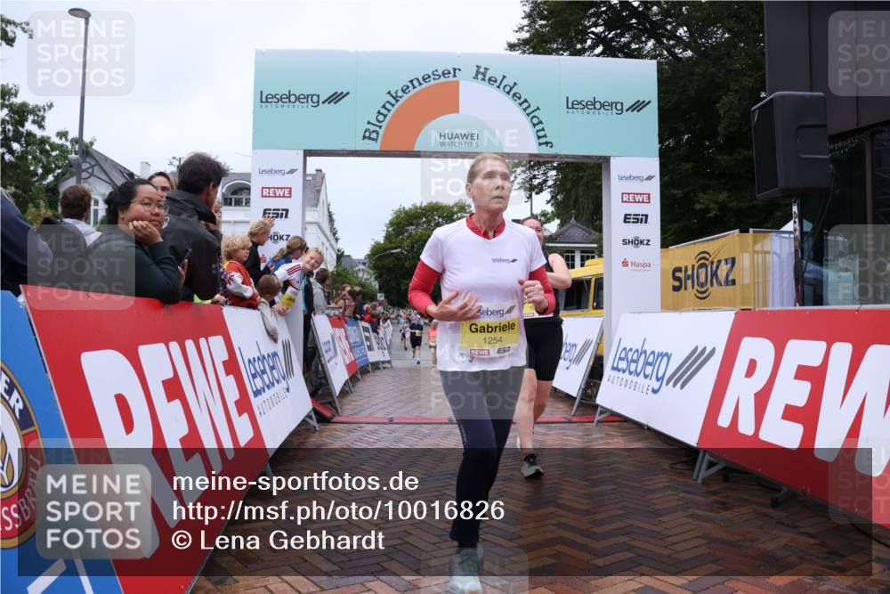 30.08.2026 - Blankeneser Heldenlauf Lena Gebhardt http://msf.ph/oto/10016826 30.08.2026 09:57:40 Ziel 1080, 1082, 1254, 1524 meine-sportfotos.de