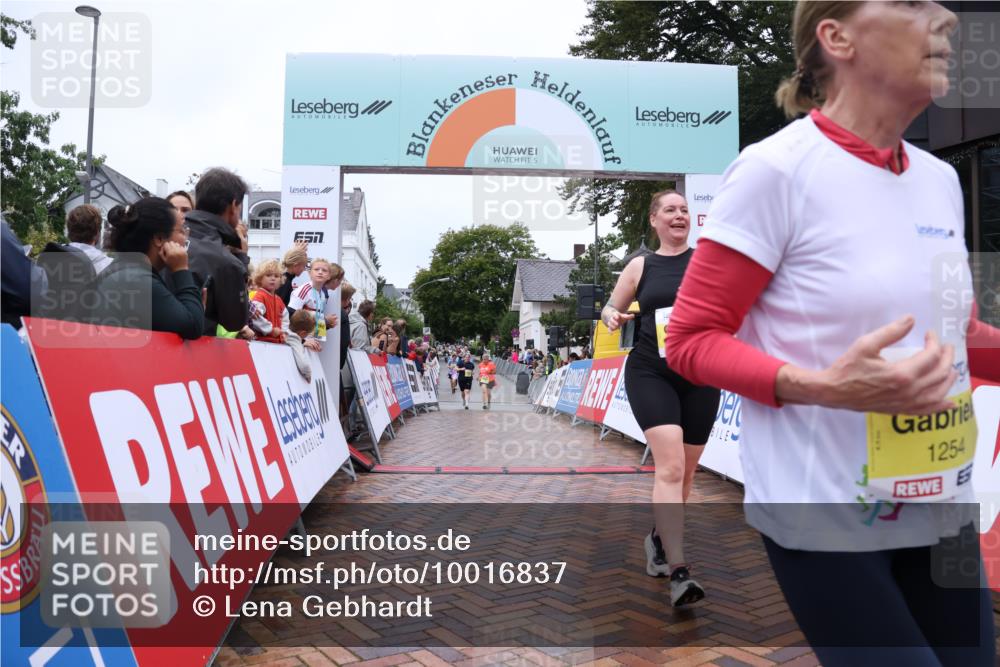 30.08.2026 - Blankeneser Heldenlauf Lena Gebhardt http://msf.ph/oto/10016837 30.08.2026 09:57:40 Ziel 1080, 1082, 1254, 1524 meine-sportfotos.de