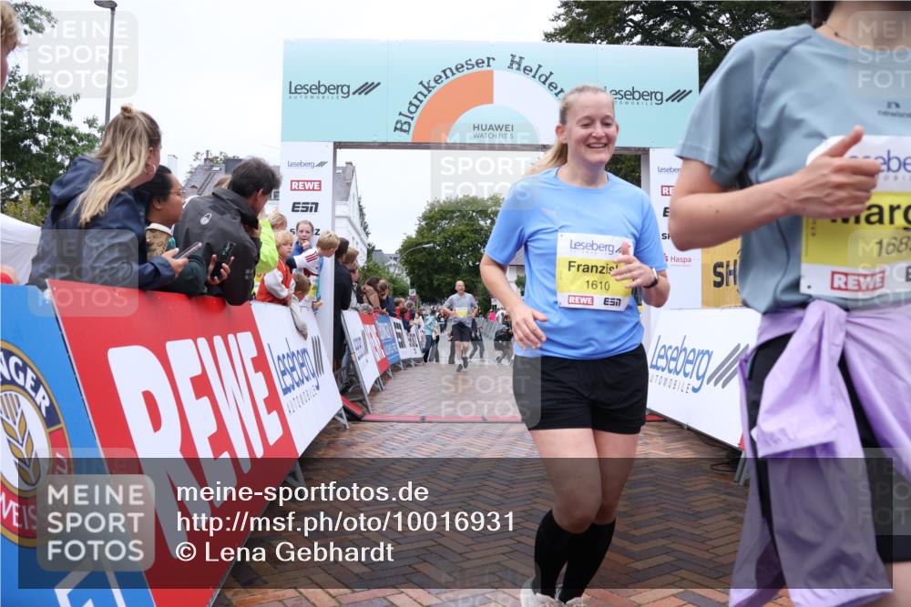 30.08.2026 - Blankeneser Heldenlauf Lena Gebhardt http://msf.ph/oto/10016931 30.08.2026 09:57:53 Ziel 1260, 1610, 1611, 1641, 1685, 1775 meine-sportfotos.de