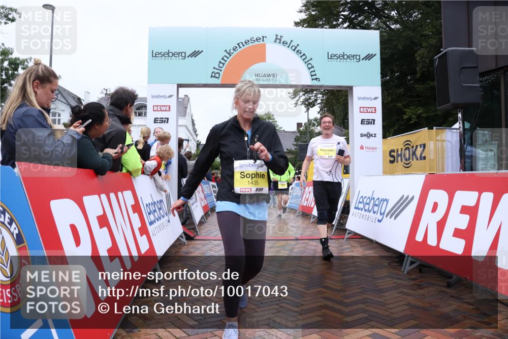 30.08.2026 - Blankeneser Heldenlauf Lena Gebhardt http://msf.ph/oto/10017043 30.08.2026 09:58:09 Ziel 1262, 1263, 1392, 1435, 1541, 1619, 1620, 1704 meine-sportfotos.de