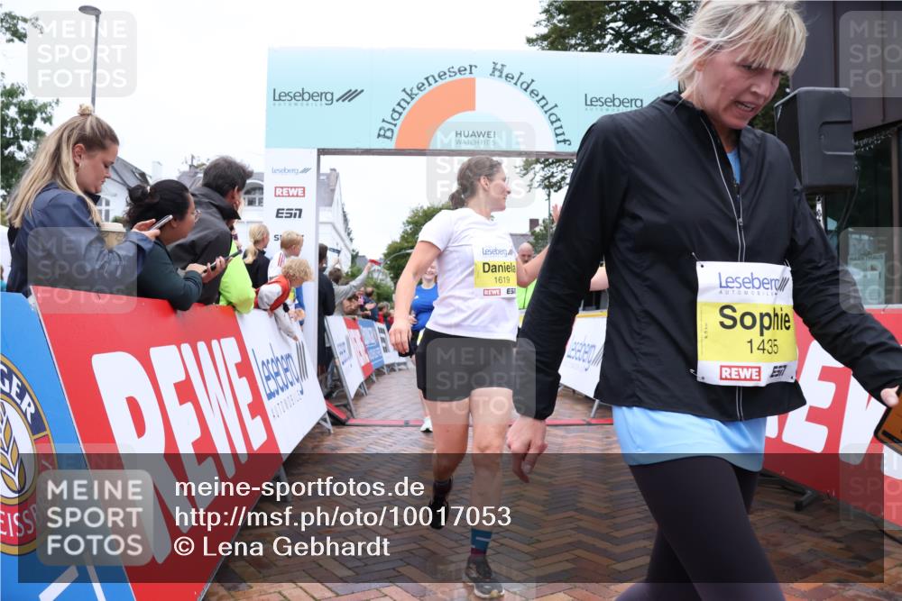 30.08.2026 - Blankeneser Heldenlauf Lena Gebhardt http://msf.ph/oto/10017053 30.08.2026 09:58:10 Ziel 1262, 1263, 1392, 1435, 1541, 1619, 1620, 1704 meine-sportfotos.de