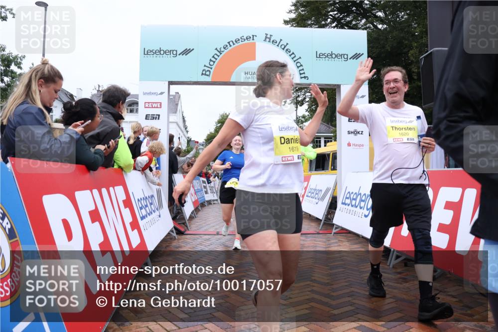 30.08.2026 - Blankeneser Heldenlauf Lena Gebhardt http://msf.ph/oto/10017057 30.08.2026 09:58:10 Ziel 1262, 1263, 1392, 1435, 1541, 1619, 1620, 1704 meine-sportfotos.de
