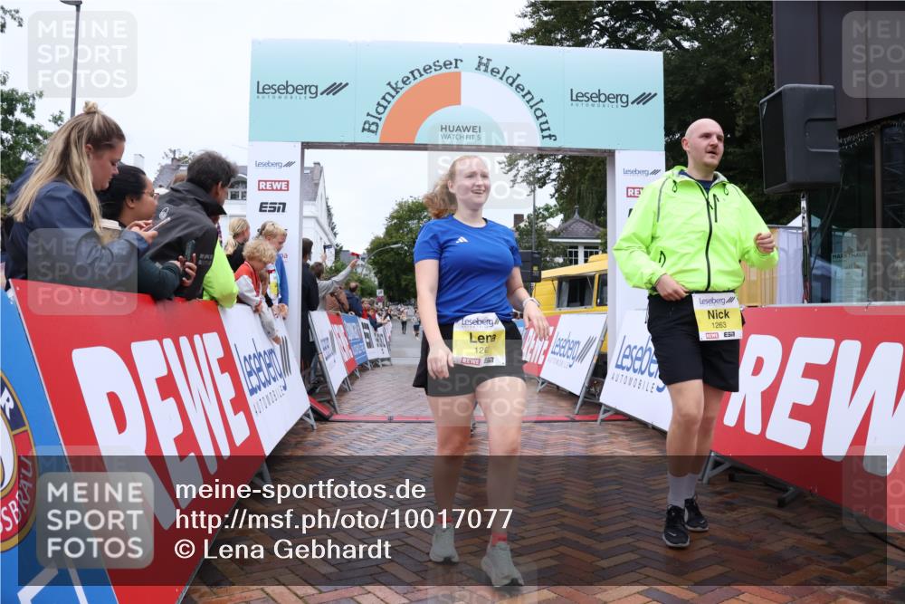 30.08.2026 - Blankeneser Heldenlauf Lena Gebhardt http://msf.ph/oto/10017077 30.08.2026 09:58:11 Ziel 1262, 1263, 1392, 1435, 1541, 1619, 1620, 1704 meine-sportfotos.de