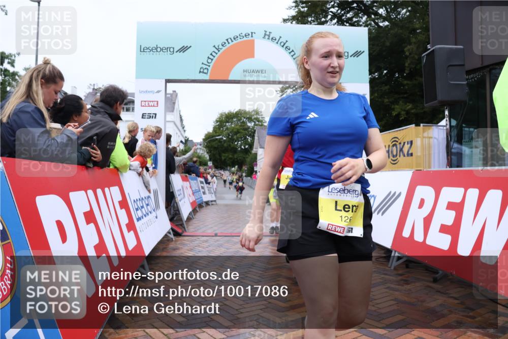 30.08.2026 - Blankeneser Heldenlauf Lena Gebhardt http://msf.ph/oto/10017086 30.08.2026 09:58:12 Ziel 1262, 1263, 1435, 1541, 1619, 1620, 1704 meine-sportfotos.de