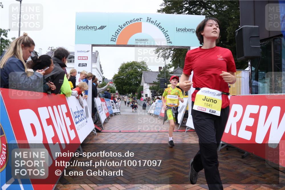 30.08.2026 - Blankeneser Heldenlauf Lena Gebhardt http://msf.ph/oto/10017097 30.08.2026 09:58:13 Ziel 1262, 1263, 1435, 1541, 1619, 1620, 1704 meine-sportfotos.de